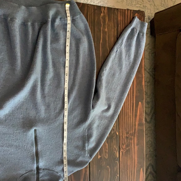 Gap Men's Half-Zip Sweatshirt - Picture 6 of 7